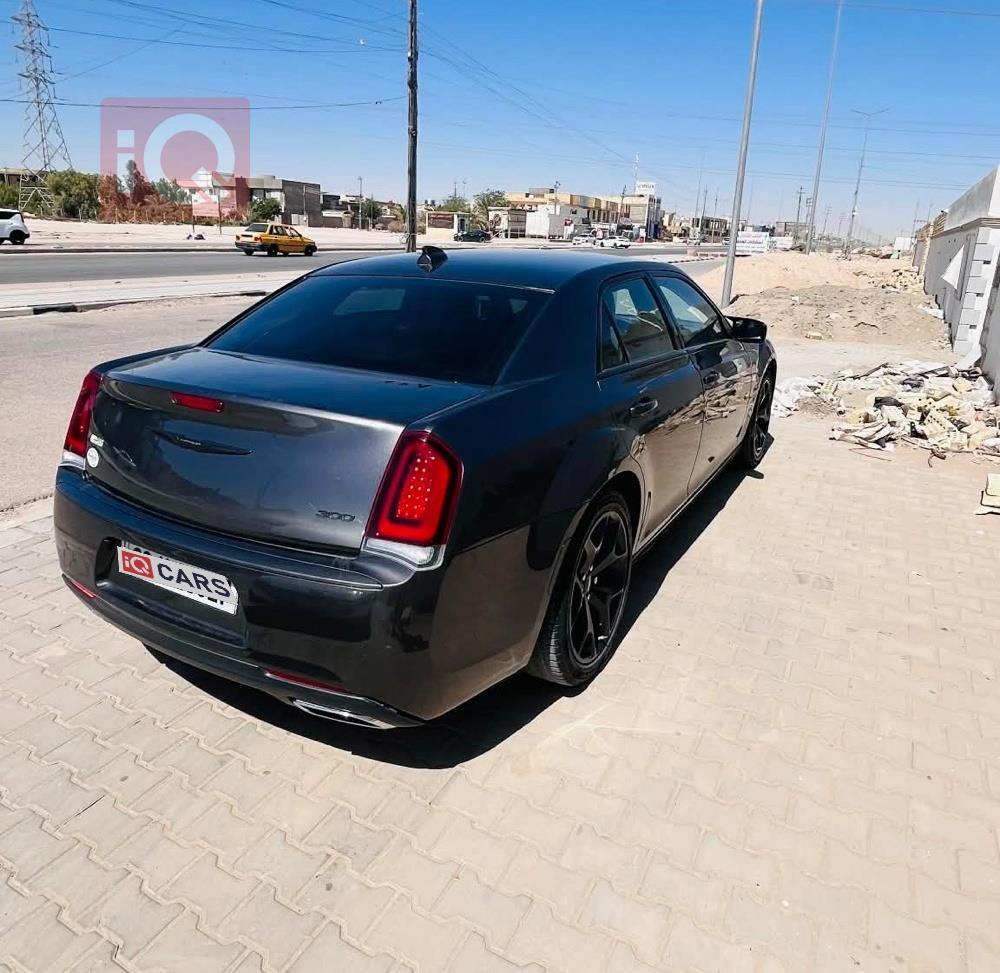 كرايسلر 300